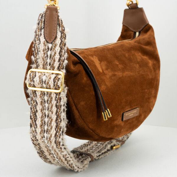 Gianni Chiarini borsa tracolla Aisha cognac, in pregiata pelle con tracolla e spallaccio, pratica forma a sacca. Stefano Ascari Spilamberto (mo)