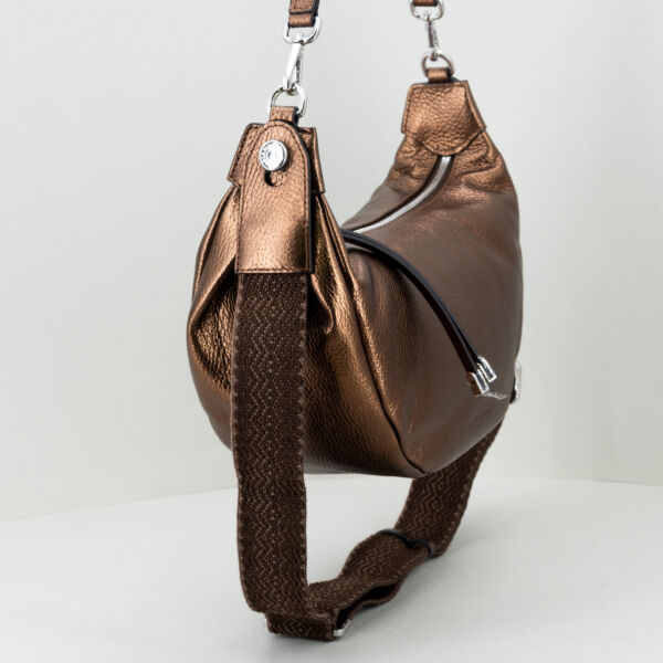 Gianni Chiarini borsa tracolla Aisha, in pregiata pelle con tracolla e spallaccio, pratica forma a sacca. Stefano Ascari Spilamberto (mo)