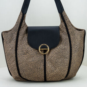 Borbonese shopper medium op classic, borsa donna a spalla in nylon op classic con finiture in pregiata pelle nera. Chiusura con patta e stemma Borbonese. Stefano Ascari spilamberto (mo)