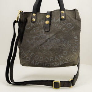 Campomaggi borsa in tela canva verde militare, in tela vela resistente e pratica con finiture in pregiata pelle. Borsa unisex da Stefano Ascari Spilamberto (Mo)