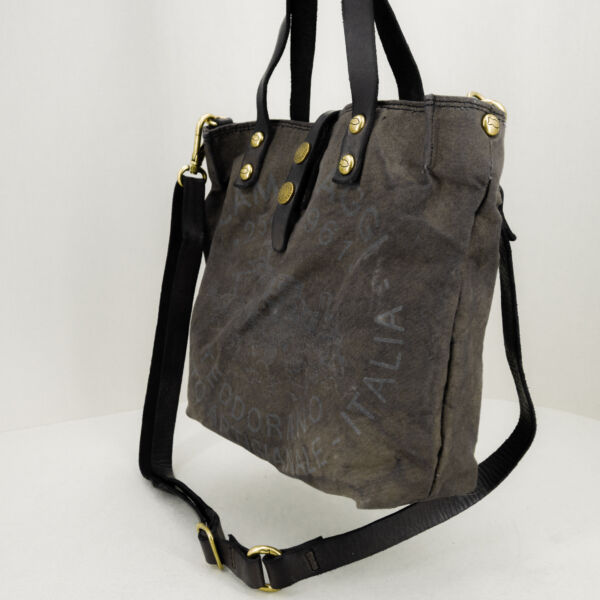 Campomaggi borsa in tela canva verde militare, in tela vela resistente e pratica con finiture in pregiata pelle. Borsa unisex da Stefano Ascari Spilamberto (Mo)
