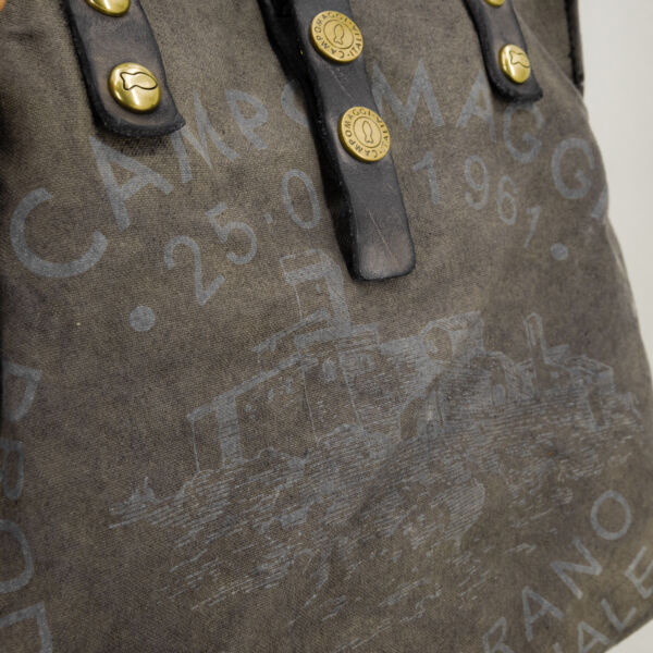 Campomaggi borsa in tela canva verde militare, in tela vela resistente e pratica con finiture in pregiata pelle. Borsa unisex da Stefano Ascari Spilamberto (Mo)