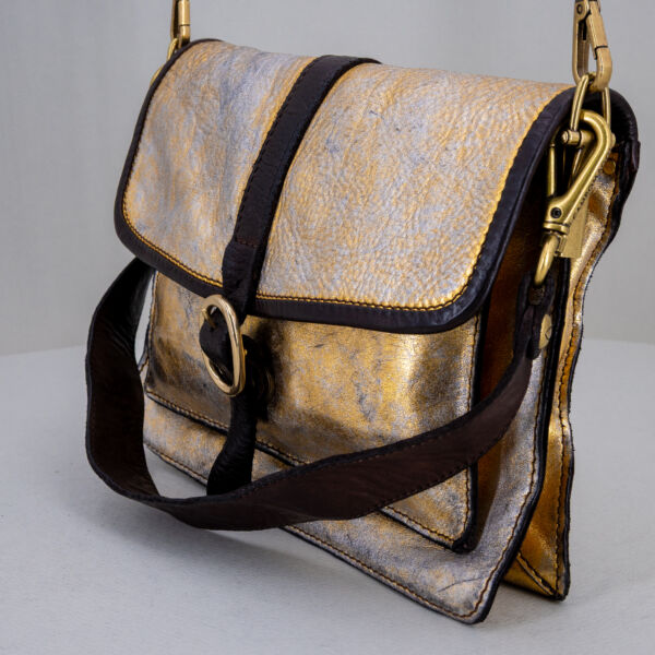 Campomaggi borsa tracolla laminata oro borsa artigianale italiana, con tracolla e spallaccio. Stefano Ascari Spilamberto (Mo)