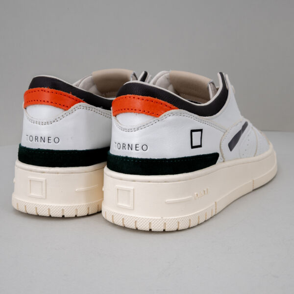 D.A.T.E. sneaker Torneo Colored white-t.moro, scarpa sportiva da uomo look elegante e comoda. In pelle bianca e dettagli marrone scuro. Stefano Ascari spilamberto (mo)