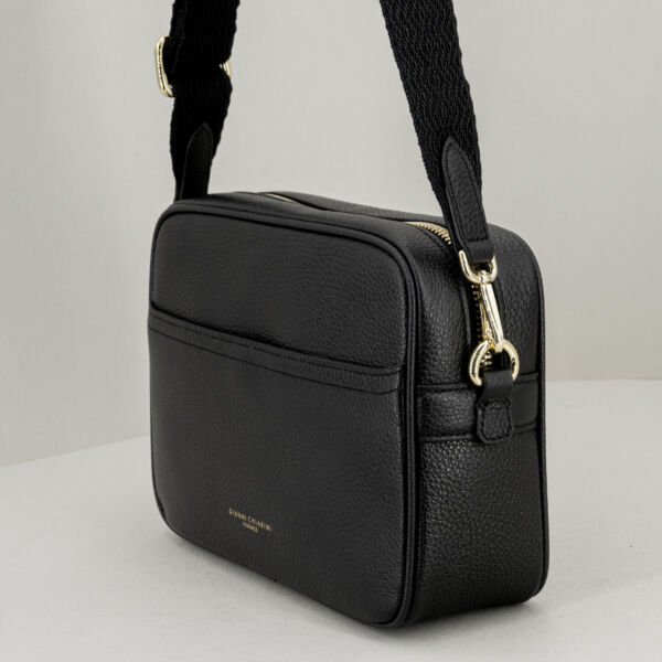 Gianni Chiarini borsa tracolla Nina, borsa a tracolla regolabile, piccola. In pregiata pelle colore nero, scomparto con zip e due tasche piatte esterne. Stefano Ascari spilamberto (mo)