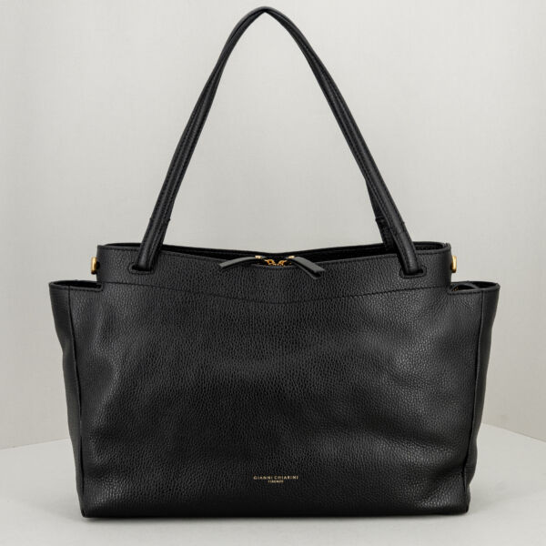Gianni Chiarini borsa shopper Ottavia in pregiata pelle martellata colore nero, con manici lunghi e chiusura con doppia zip. Stefano Ascari spilamberto (mo)