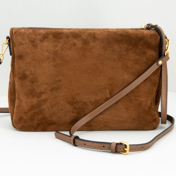Gianni Chiarini borsetta Nora, da portare al polso con il cinturino in pelle removibile o come borsetta tracolla. Borsa color cognac in pelle scamosciata. Stefano Ascari spilamberto (mo)