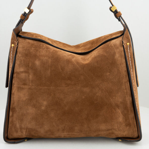 Gianni Chiarini borsa a spalla Penelope cognac, in pregiata e robusta pelle scamosciata ha un look vintage ed elegante. Stefano Ascari spilamberto (mo)