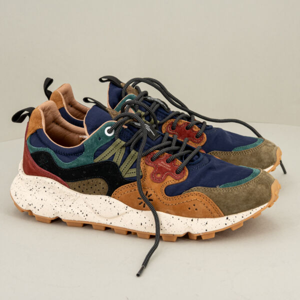 Flower Mountain sneaker Yamano 3 navy, scarpa sportiva da uomo colori scuri e caldi. Suola in gomma ammortizzata e stile trekking. Stefano Ascari spilamberto (mo)