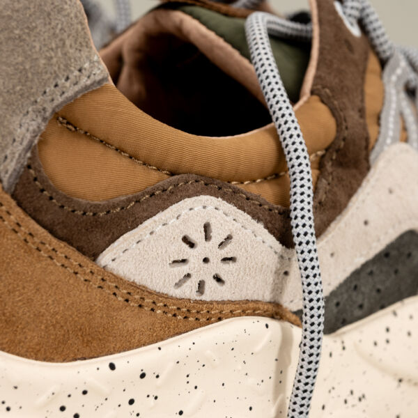 Flower Mountain sneaker Yamano man grigio e marrone, occhielli rinforzati, stile scarpa da trekking e suola in gomma ultra leggera. Stefano Ascari spilamberto (mo)