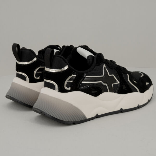 W6YZ sneaker Samoa Uni platino, in tessuto tecnico e suede tono su tono con dettagli platino. Suola alta ammortizzata. Stefano Ascari spilamberto (mo)