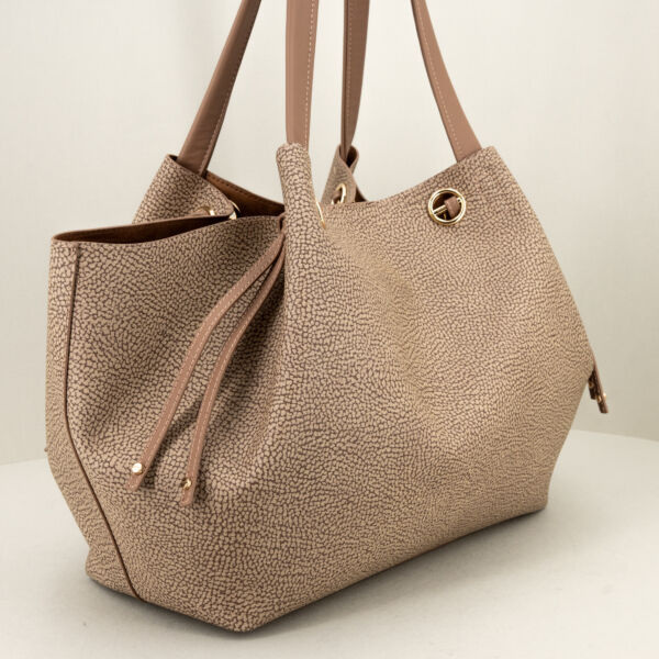 Borbonese shopper Marèe graffiti e pregiata pelle colore tono su tono. Capiente, grande ed elegante con pochette interna di sicurezza. Stefano Ascari spilamberto (mo)mushroom,