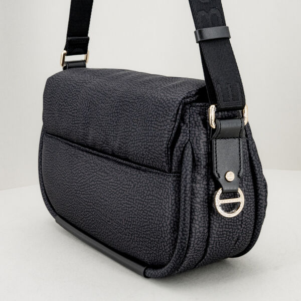 Borbonese borsa cross over tracolla nera, borsa in nylon e dettagli color nero. Tracolla regolabile in tessuto e chiusura con patta e magnete. Borsa pratica. Stefano Ascari spilamberto (mo)