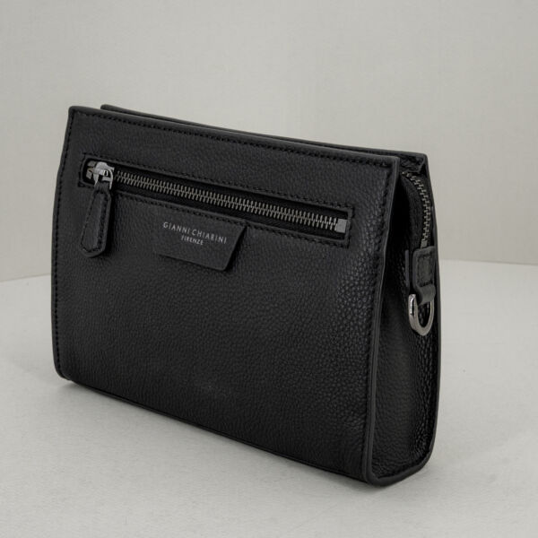 Gianni Chiarini pochette unisex Florence, pregiata pelle colore nero con polsiera removibile. Per la sera, il lavoro o bravi viaggi. Stefano Ascari Spilamberto (Mo)