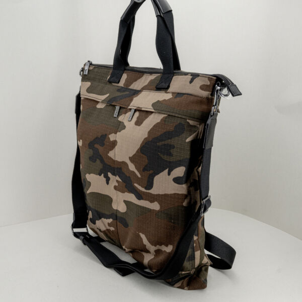 Gianni Chiarini borsa zaino camouflage, manico tracolla e spallacci. Brosa uomo ideale per il lavoro o per brevi viaggi. Stefano Ascari Spilamberto (Mo)