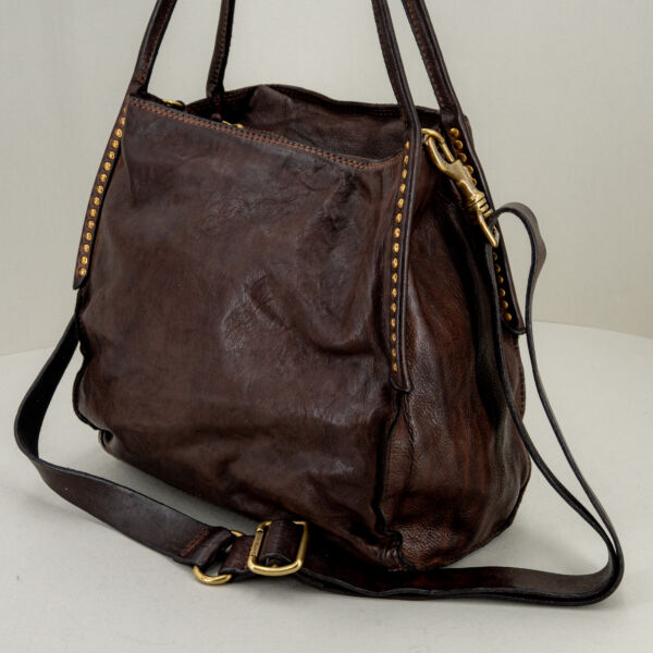 Campomaggi borsa tracolla con borchie, in pregiata pelle è fatta in Italia. Borsa donna elegante e resistente all'usura. Stefano Ascari Spilamberto (Mo)