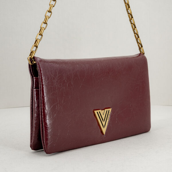 Vicolo borsa tracolla bordeaux, piccola ed elegante con tracolla a catena dorata. Borsa economica in ecopelle. Stefano Ascari Spilamberto (mo)