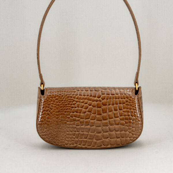 Vicolo borsa ecopelle crocco marrone, spallaccio rigido e chiusura con patta e bottone magnetico. Borse donna elegante ed economica. Stefano Ascaro Spilamberto (Mo)