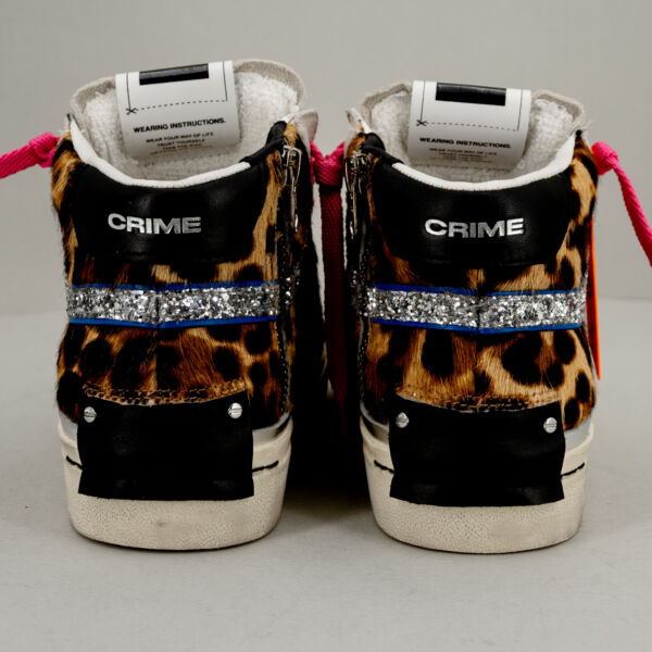 nuovi arrivi sneaker donna in pelle fatte in Italia, comode., in pelle bianca e leopard con dettagli glitter sul tallone. Stefano Ascari Spilamberto (Mo), fotografata dettagli del tallone..