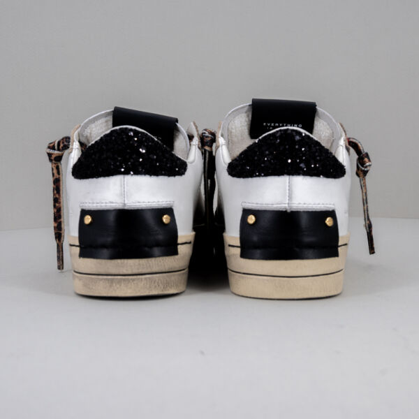 Crime London sk8 Deluxe Artic, in pregiata pelle color bianco con dettagli glitter e lacci leopard. Look vintage e soletta rialzata. Stefano Ascari spilamberto (mo)