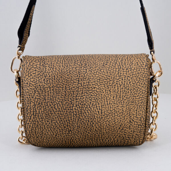 Borbonese mini marsupio graffiti, con tracolla in tessuto removibile e catena dorata. Elegante mini bag. Fotografata di dietro. Stefano Ascari Spilamberto (Mo)