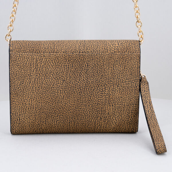 Borbonese mini bag elegante con tracollina in metallo dorato o polsino removibile. Chiusura con patta. Stefano Ascari Spilamberto (Mo). Borsa fotografata di dietro.