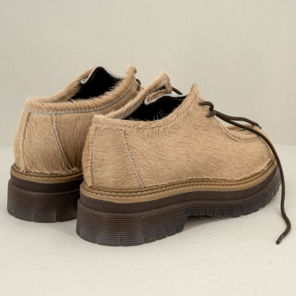 Les Tulipes scarpa bassa con lacci in cavallino, calzata comoda e ampia. Scarpa donna stile Sebago fatta in Italia, Stefano Ascari Spilamberto (Mo), scarpa fotografata di dietro