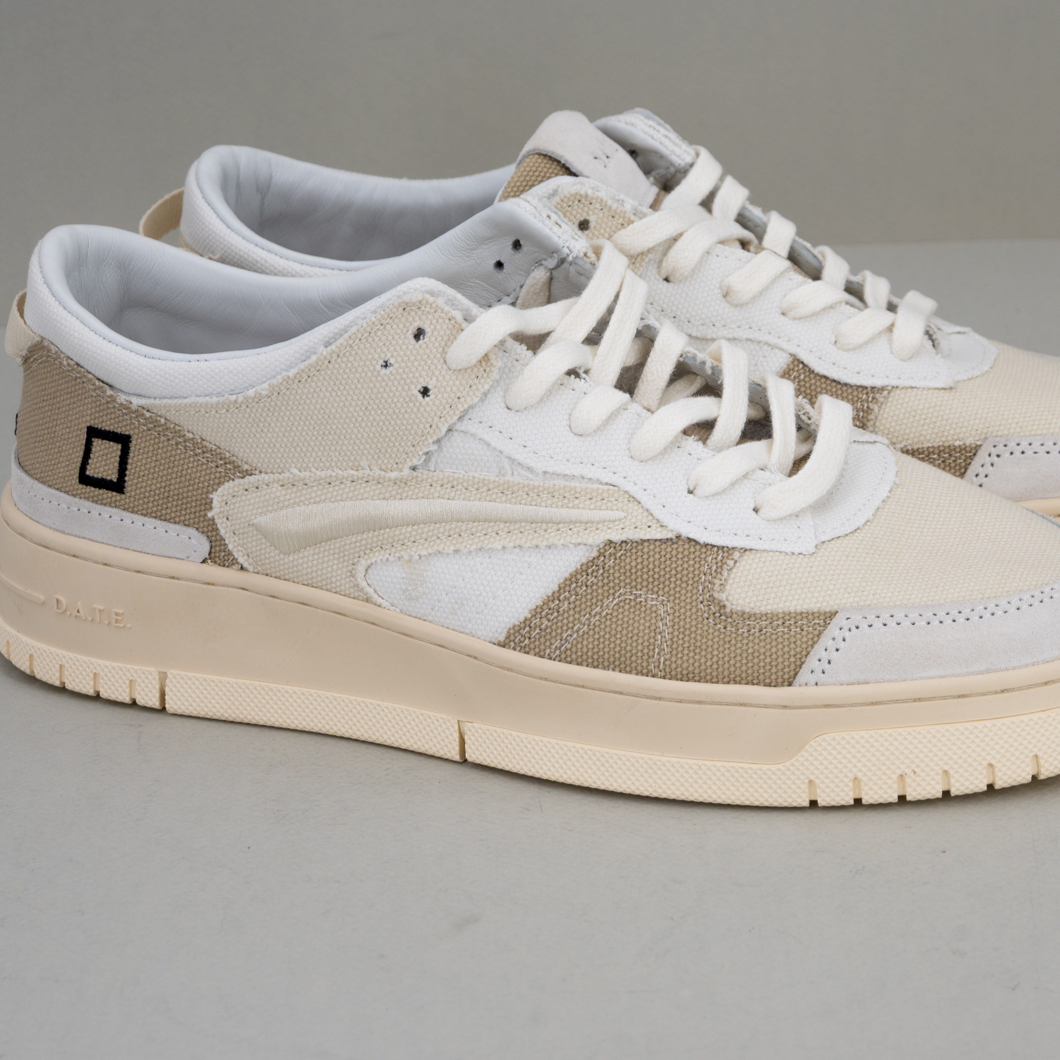 sneaker uomo in lino e suede dai colori neutri ed eleganti