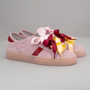 sneaker donna elegante in suede rosa e lacci in raso colorati