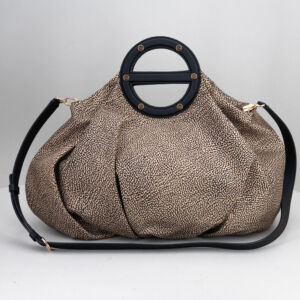 borsa da donna in nylon grande e leggera colore marrone maculato.