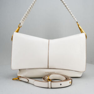 borsa con spallaccio e tracolla in pelle colore bianco talco.