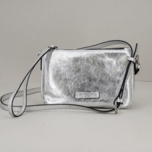 piccola borsa da donna in pelle argento con tracolla