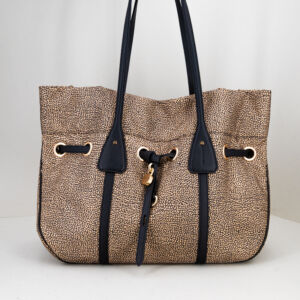 Shopping bag donna, lunghi manici leggera ed elegante. Colore marrone chiaro.