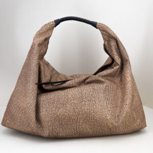 borsa donna a sacca colore marrone maculato con manico in pelle intrecciato colore nero.