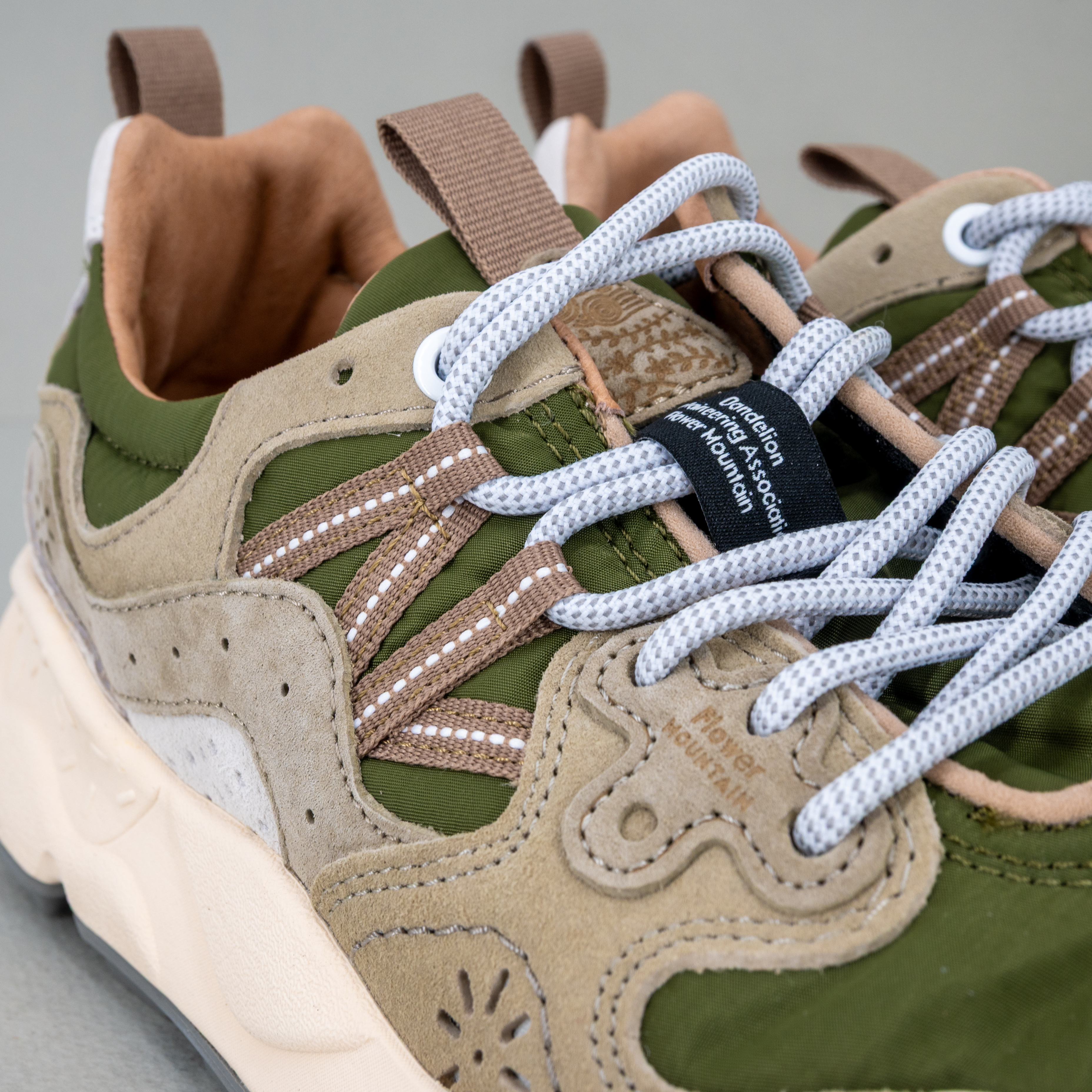 scarpa sportiva uomo Flower Mountain bianca e verde