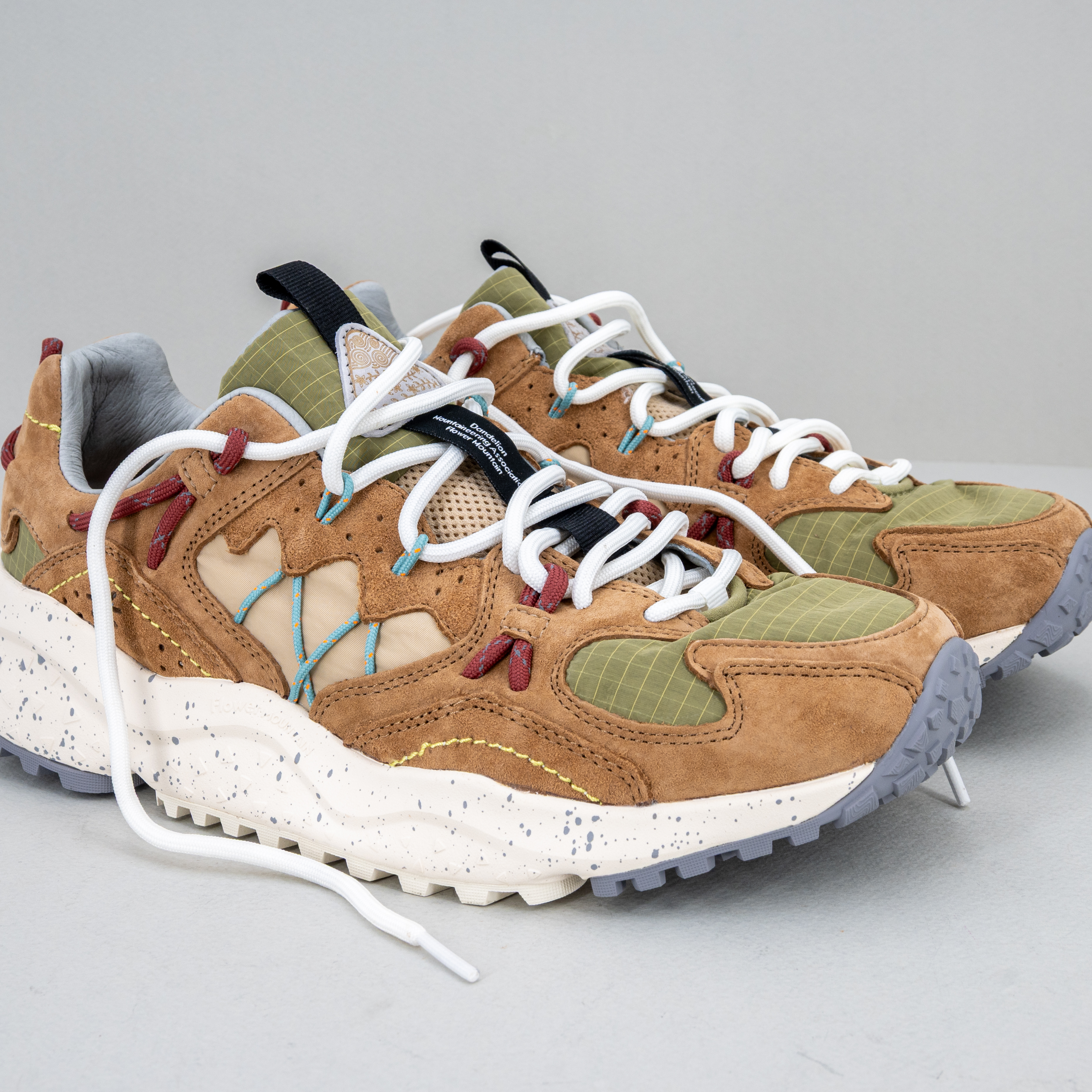 scarpa sportiva uomo Flower Mountain Yamabushi colore beige biscotto