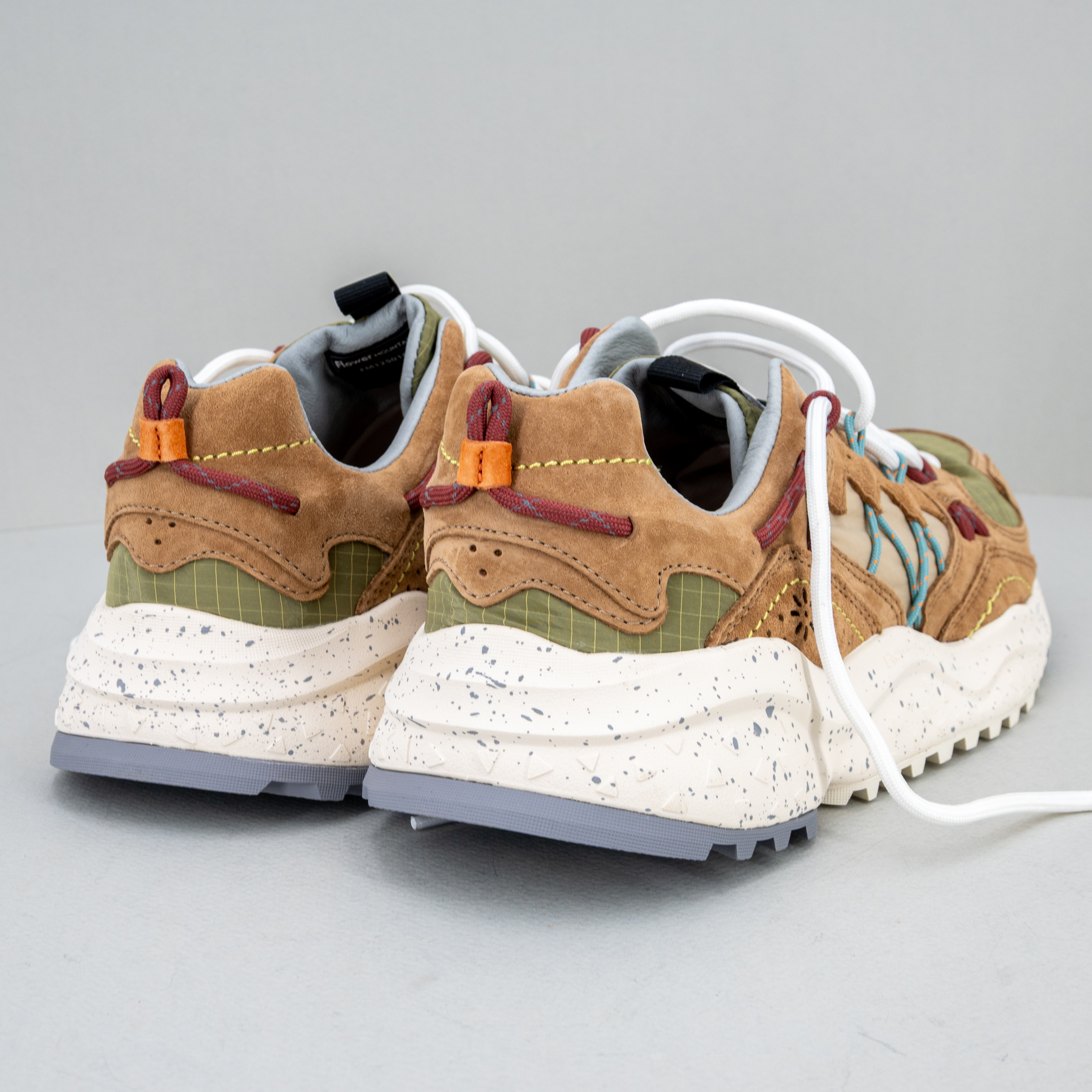 scarpa sportiva uomo Flower Mountain Yamabushi colore beige biscotto