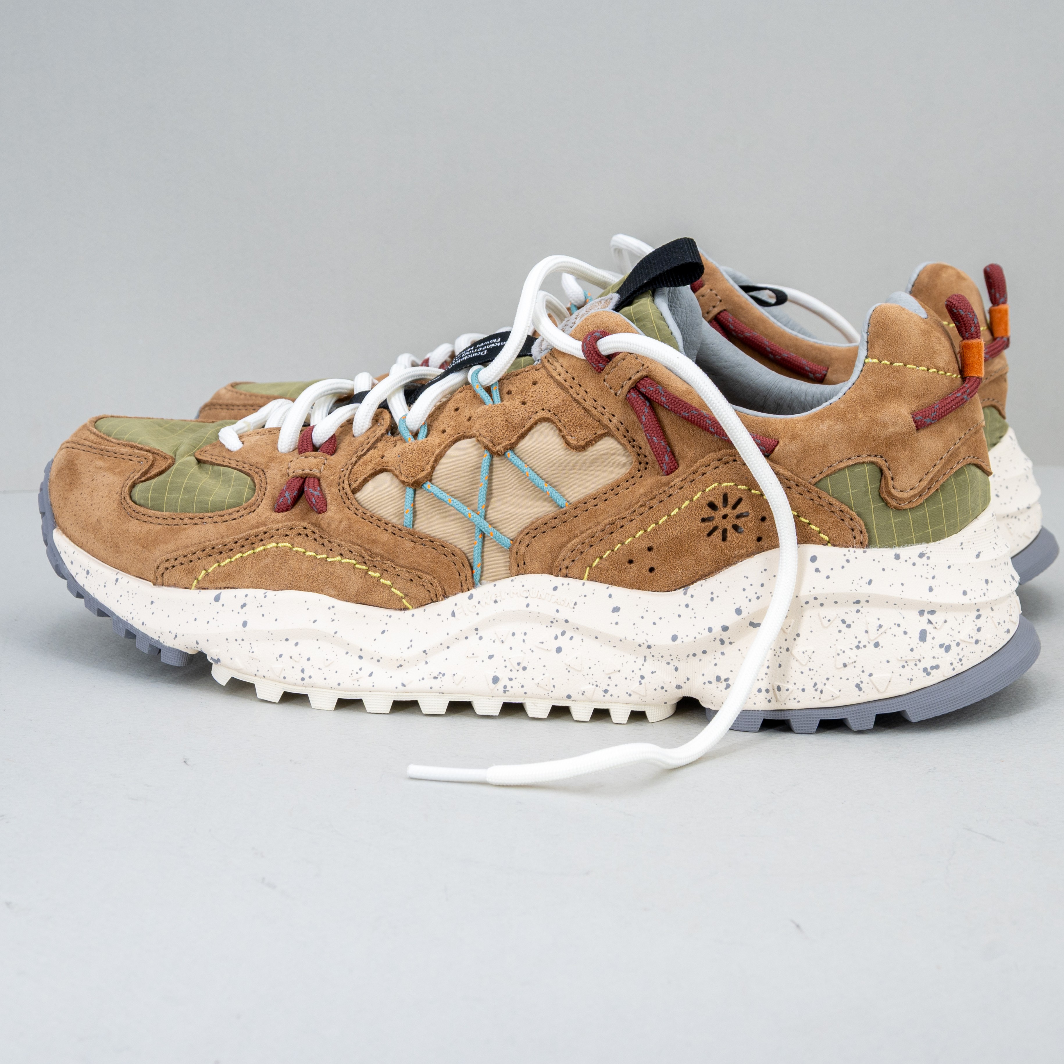 scarpa sportiva uomo Flower Mountain Yamabushi colore beige biscotto