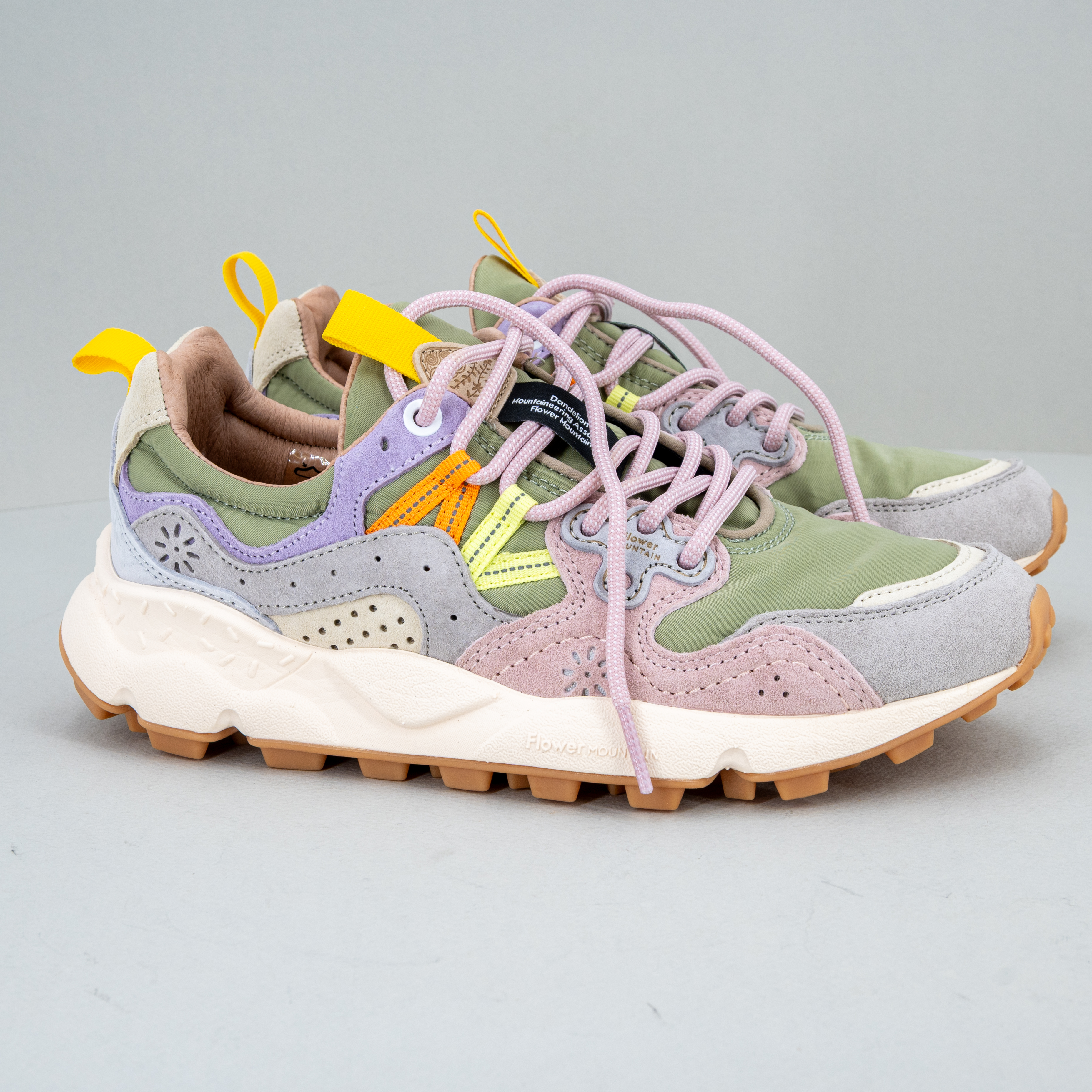 scarpa sportiva da donna Flower Mountain colore rosa cipria