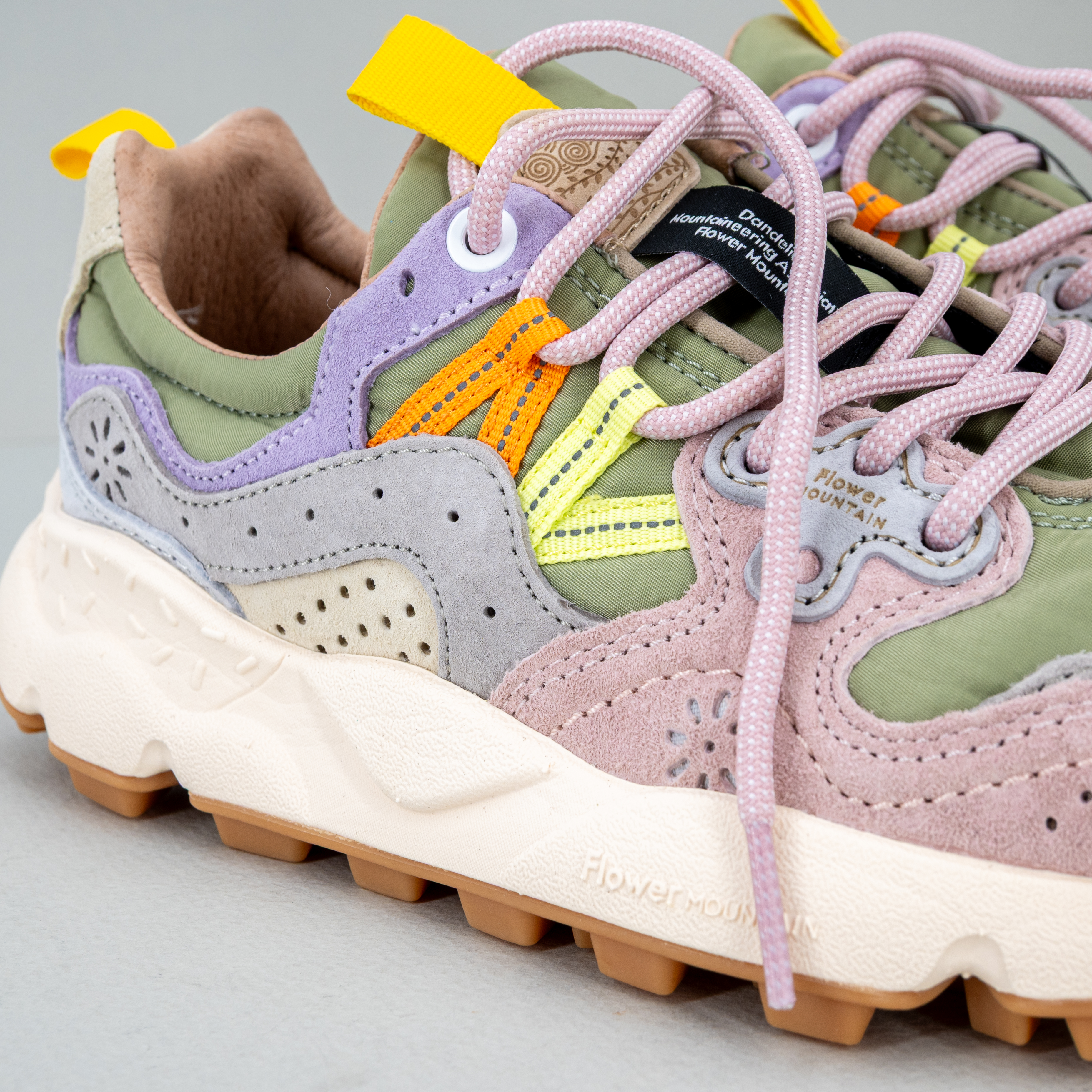 scarpa sportiva da donna Flower Mountain colore rosa cipria