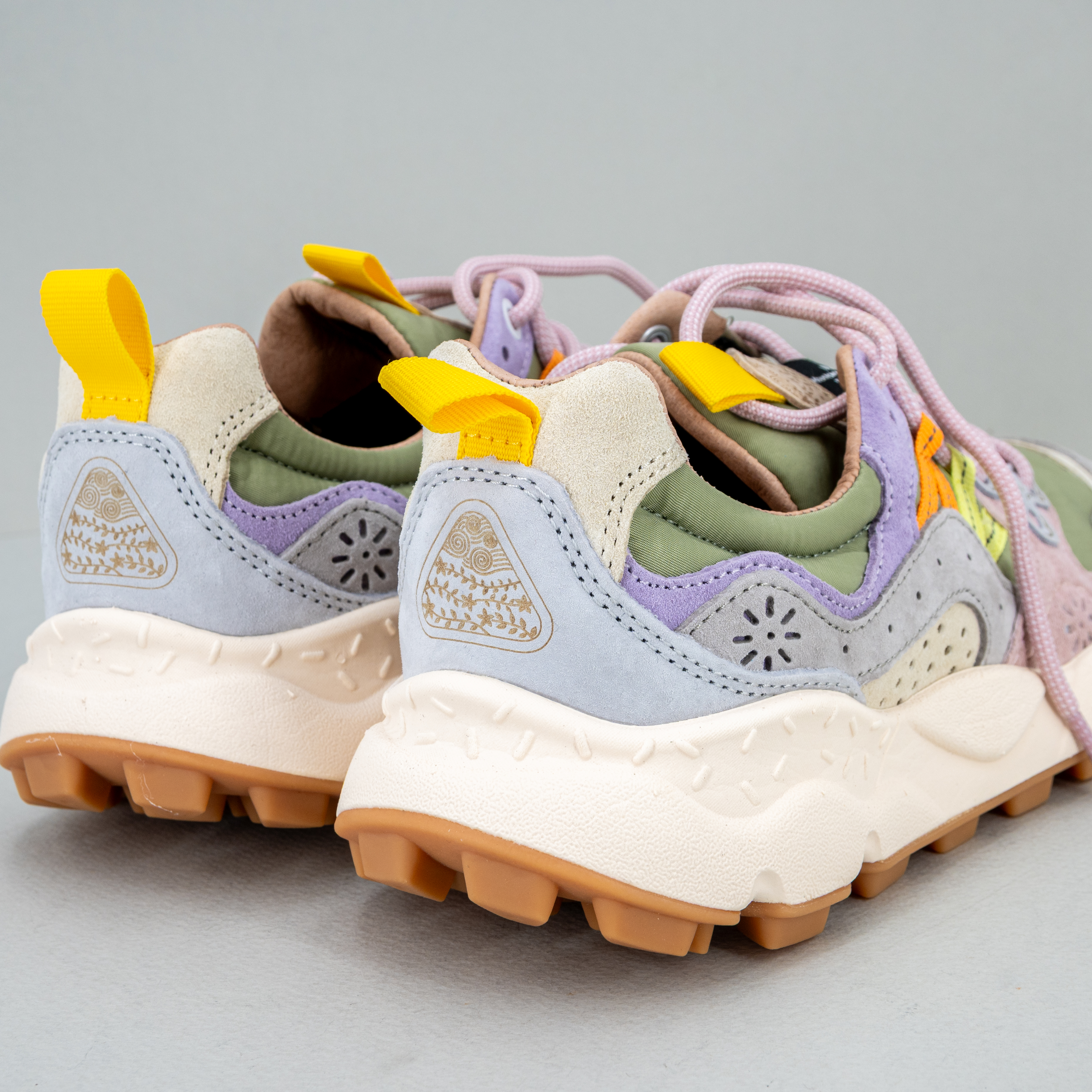 scarpa sportiva da donna Flower Mountain colore rosa cipria