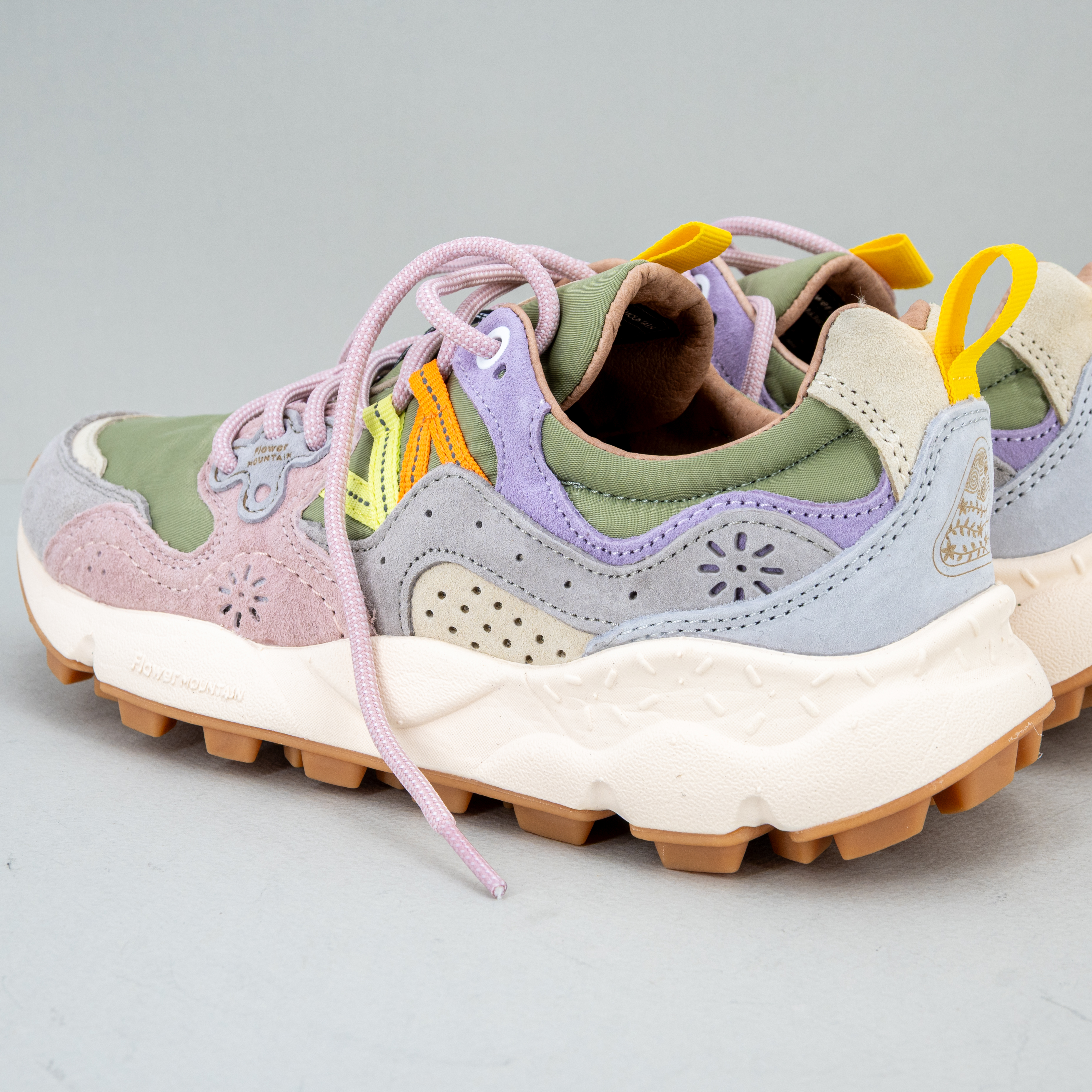 scarpa sportiva da donna Flower Mountain colore rosa cipria
