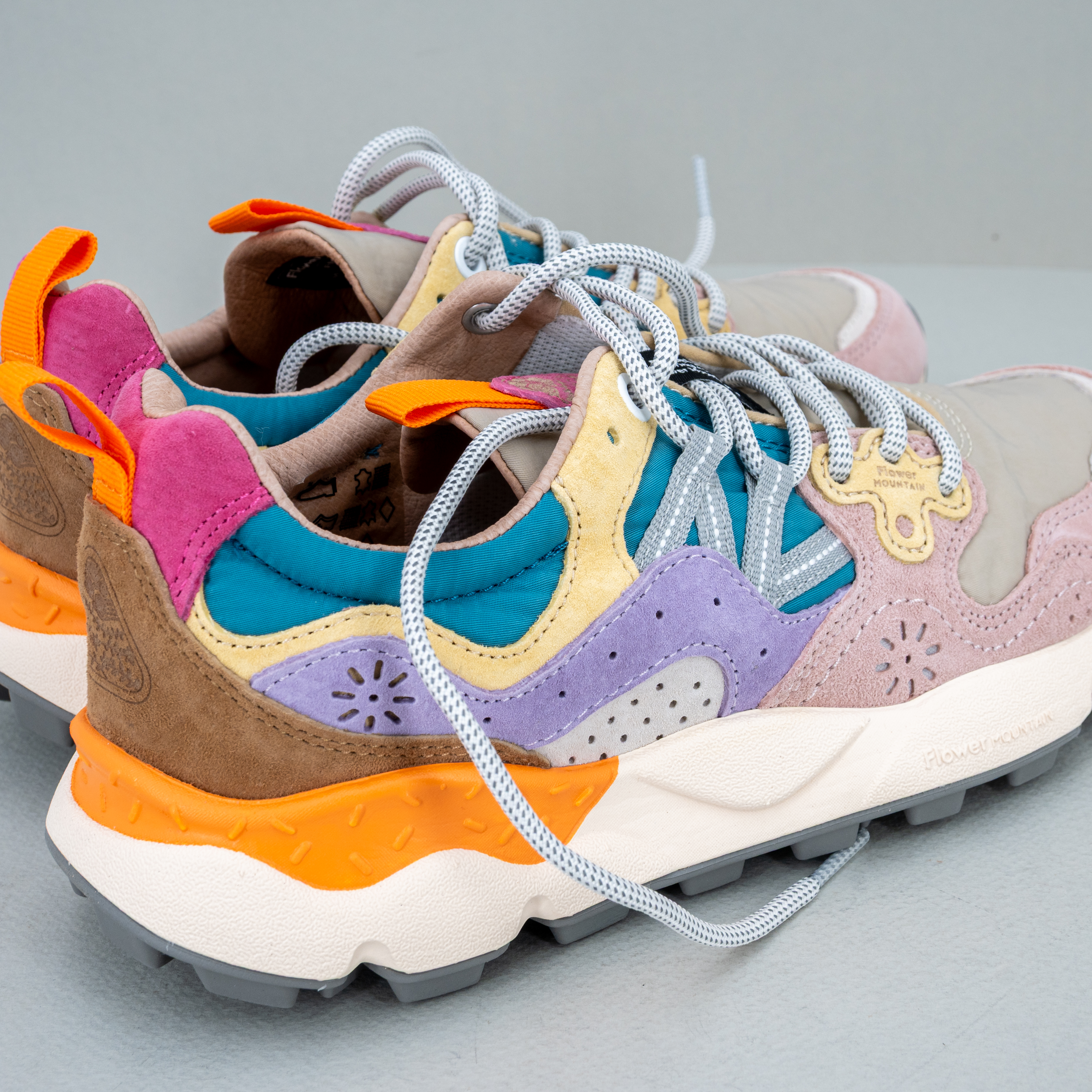 scarpa sportiva da donna Flower Mountain colore rosa e blu petrolio