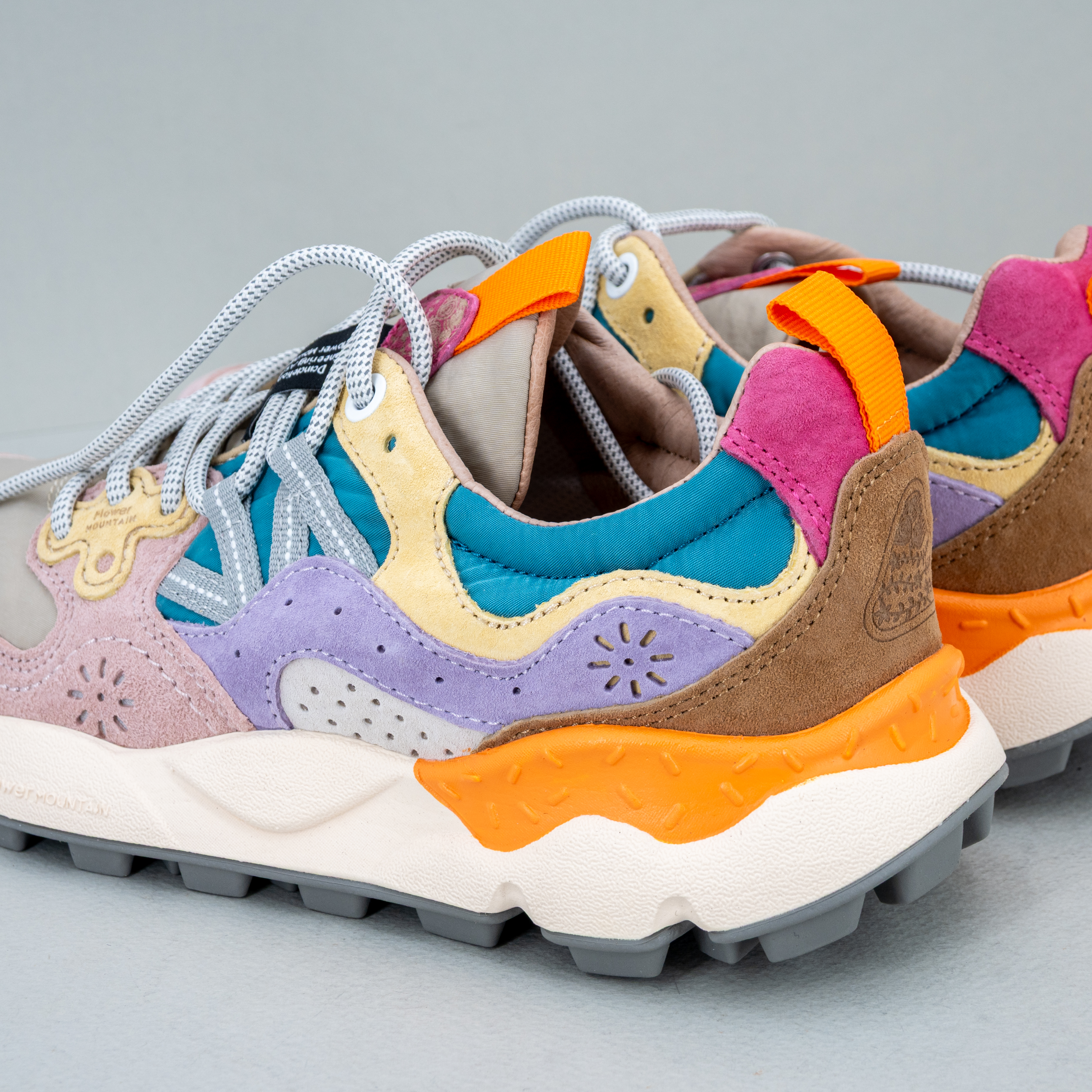 scarpa sportiva da donna Flower Mountain colore rosa e blu petrolio