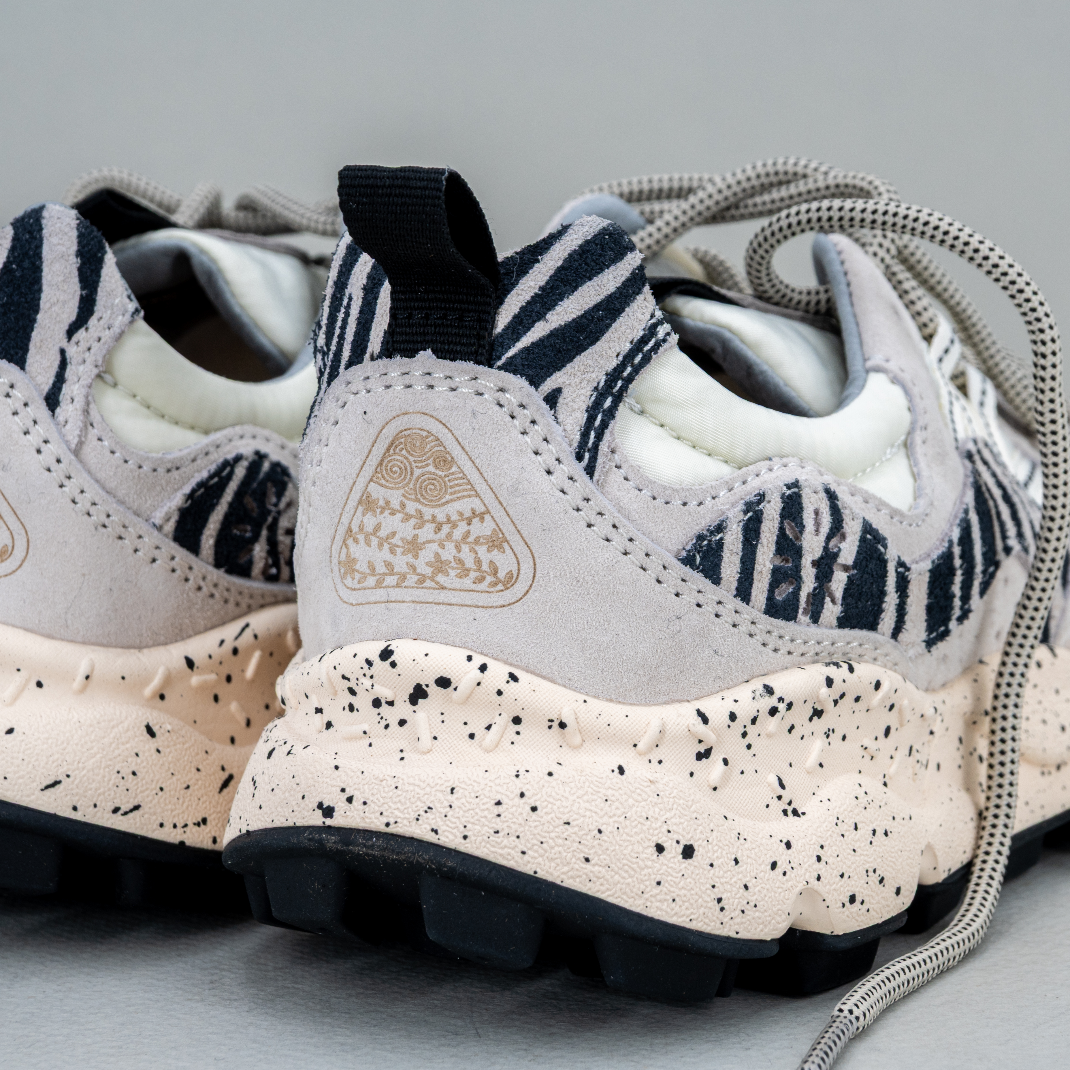 scarpa sportiva da donna Flower Mountain colore total white