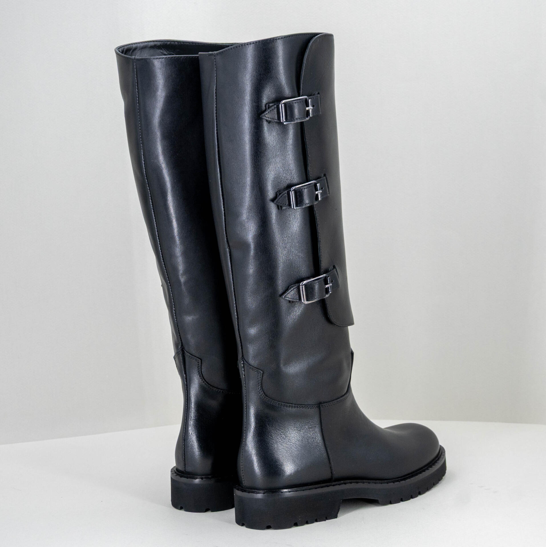 Stivale donna alto pelle nero con fibbie - immagine 3