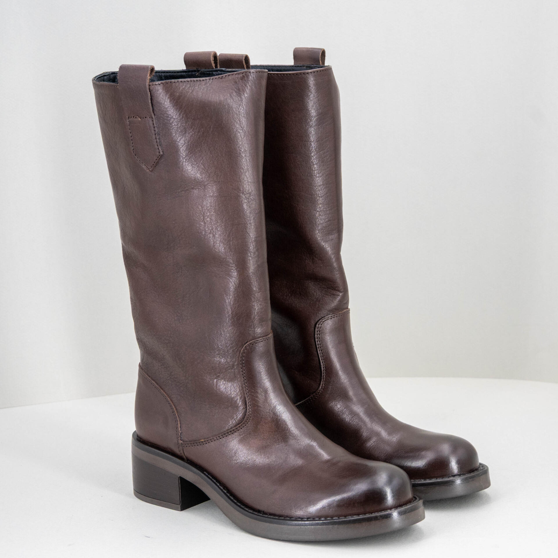 stivale da donna colore marrone tacco basso