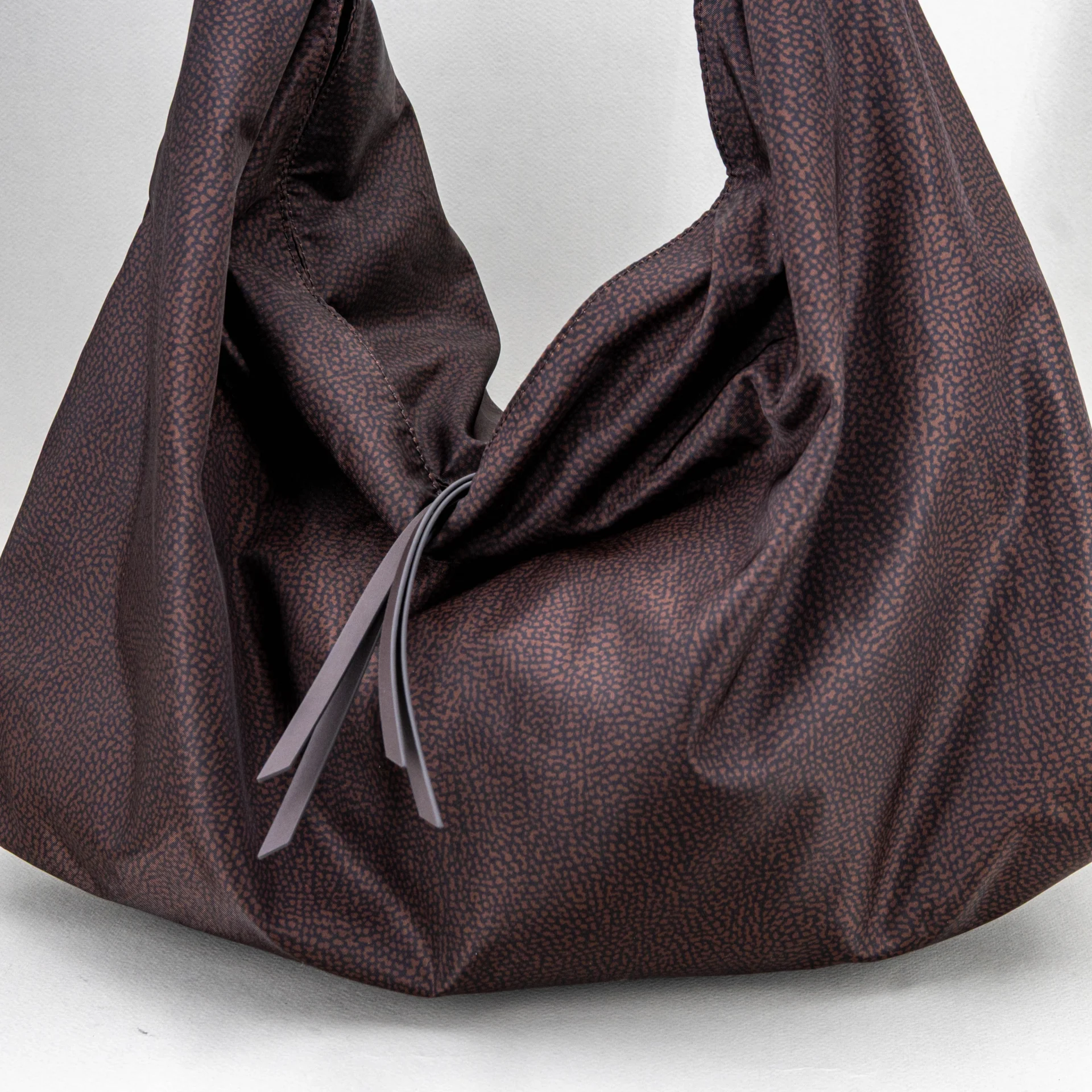 borsa a spalla da donna colore marrone scuro