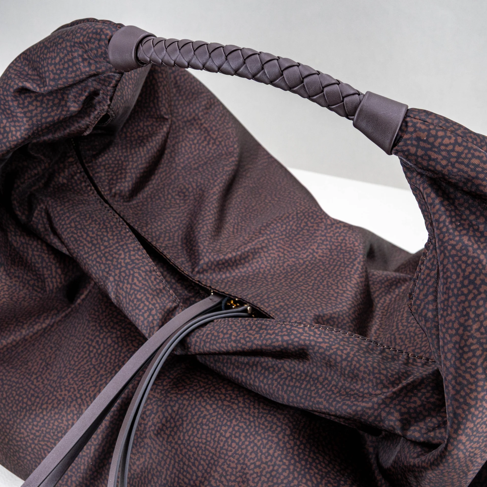 borsa a spalla da donna colore marrone scuro
