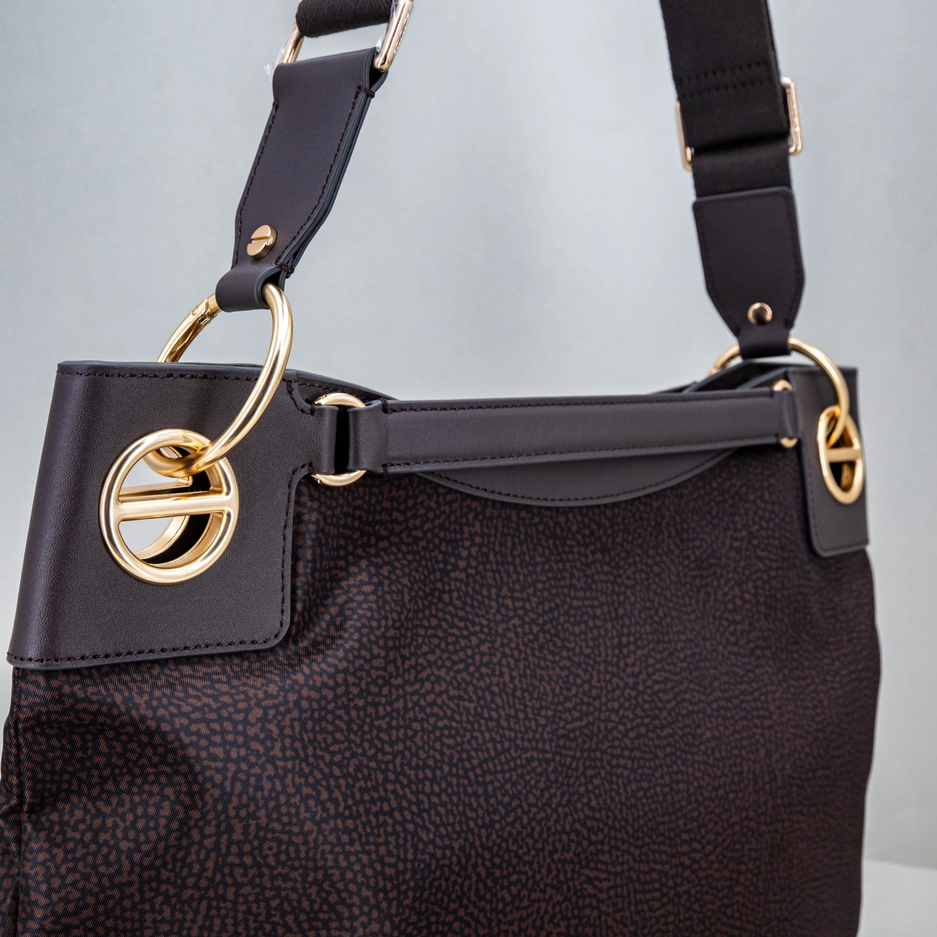 borsa da donna a spalla elegante colore marrone scuro